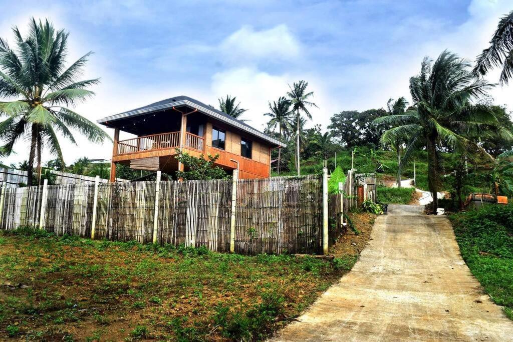Willa Modern Bahay Kubo In A Farm Near Tagaytay Tagaytay City Zewnętrze zdjęcie