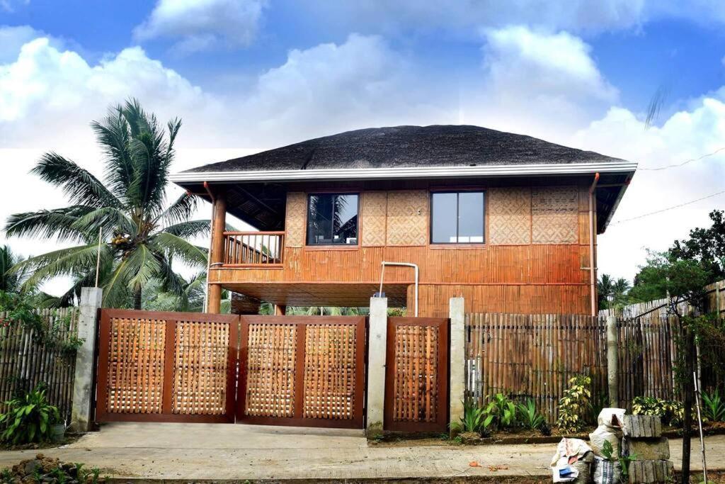 Willa Modern Bahay Kubo In A Farm Near Tagaytay Tagaytay City Zewnętrze zdjęcie